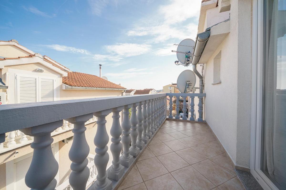 Villa Grey Stone Vodice Extérieur photo