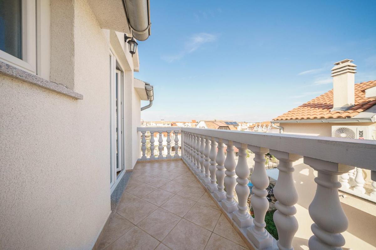 Villa Grey Stone Vodice Extérieur photo